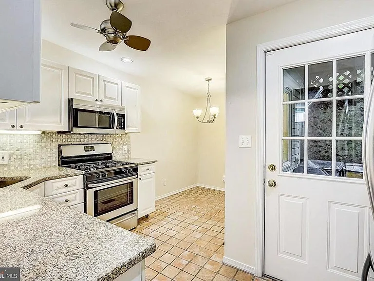 4447 Baker St — Photo 24