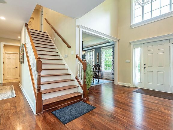 3rd image of 3087 E Chase Ln