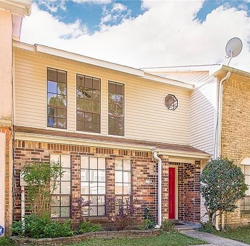 1st image of 2422 Oxford Pl