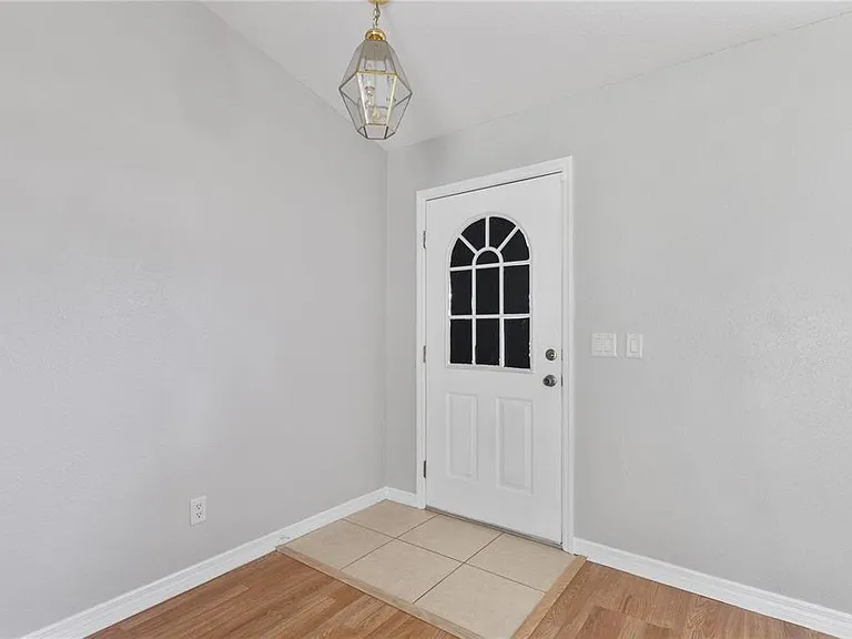 2745 Nellie Ln — Photo 7