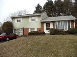 404 Candlewood Rd, Broomall, PA 19008