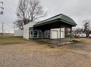 1403 W Columbia St, Okemah, OK 74859