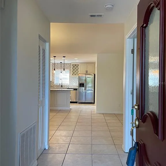 1424 Chesterfield Dr — Photo 2