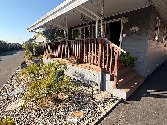2nd image of 3210 Santa Maria Way Space 12