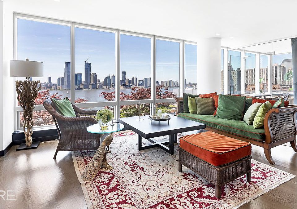 1st image of 10 West St APT 15A