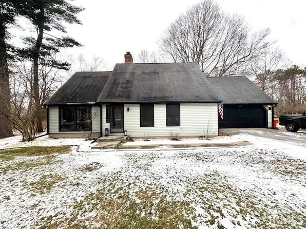 1190 N Saddlebrook Ct, Monticello, IN 47960
