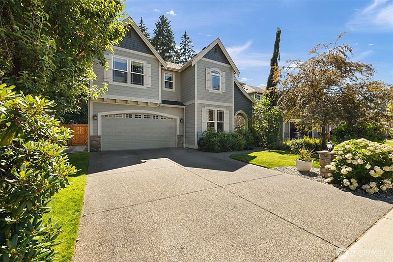 3rd image of 714 182nd Street E