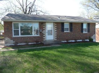 9825 Glenmont Dr, Saint Louis, MO 63123