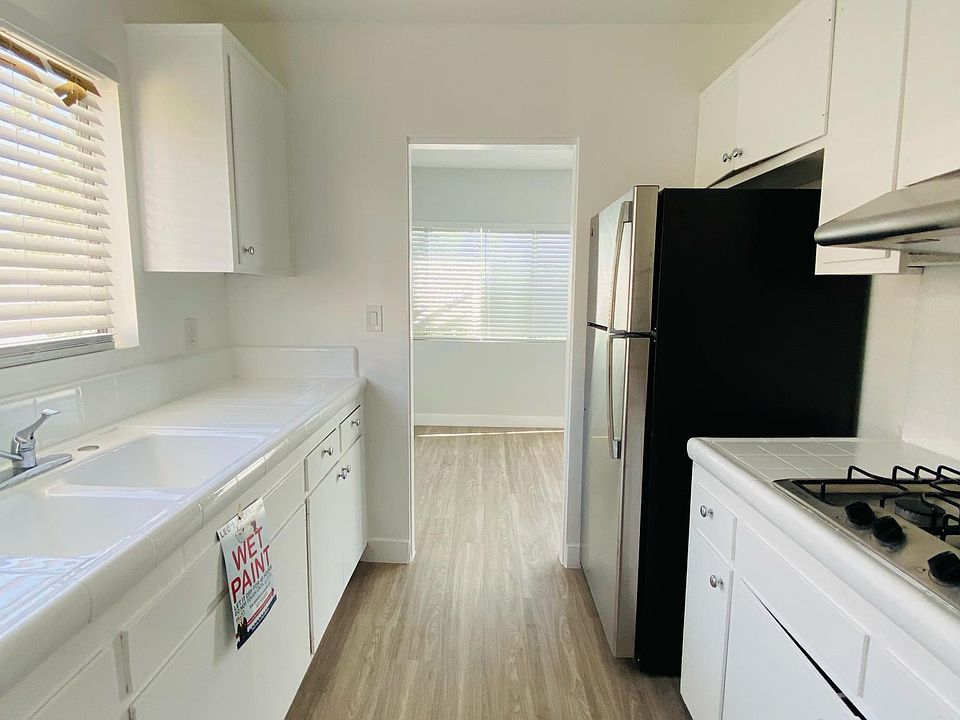 1st image of 1636 N Fuller Ave #2F