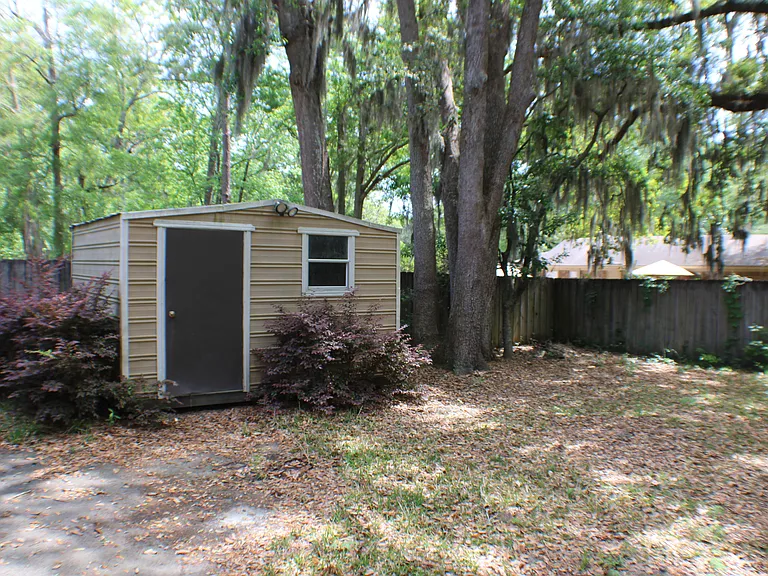 209 Whittington Dr — Photo 17