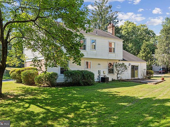 4th image of 10701 Pebble Brook Ln