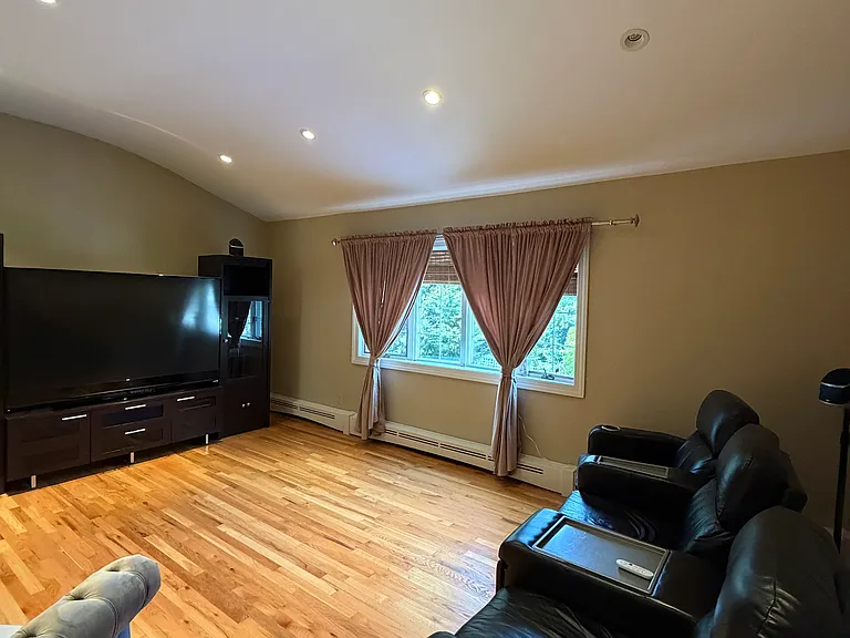 24 Arlington Ave — Photo 8