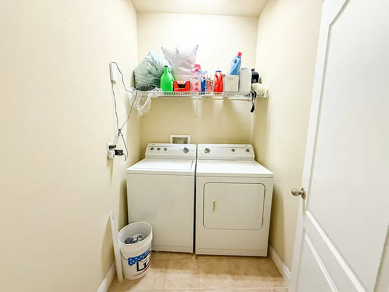 2942 SW 35th Pl #33 — Photo 10