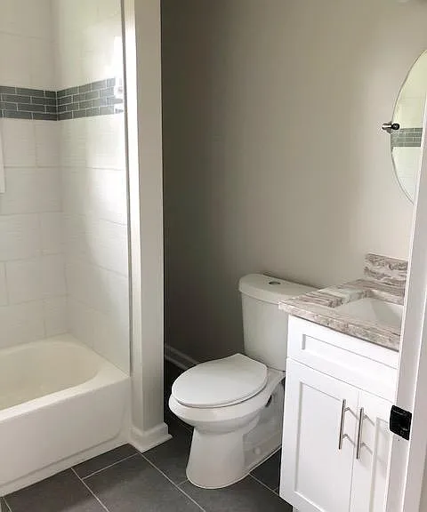 Front house - bathroom