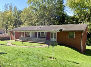 915 Colegate Dr #A, Marietta, OH 45750