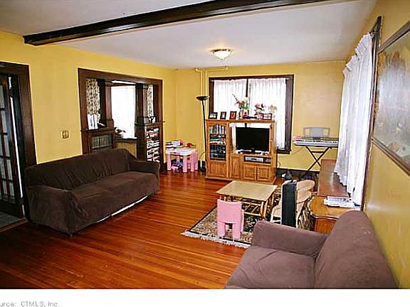 2nd image of 654 Naugatuck Ave