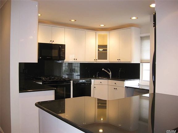 3rd image of 20718 Jordan Dr #91U