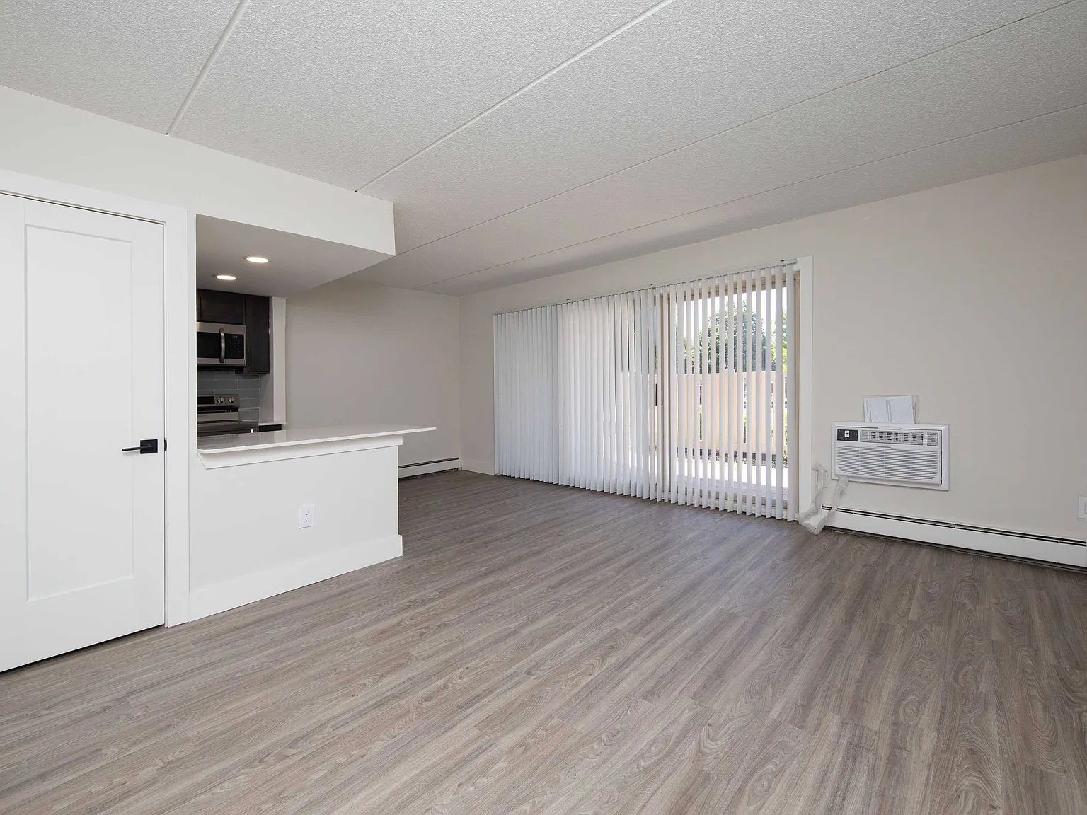 Golf Club Apartments — Photo 3