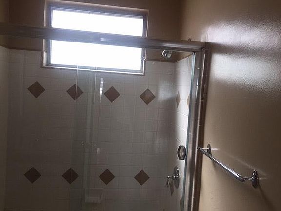 5th image of 7810 Romaine St APT 1