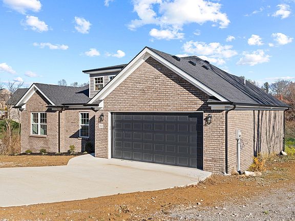 3rd image of 312 Pam Dr