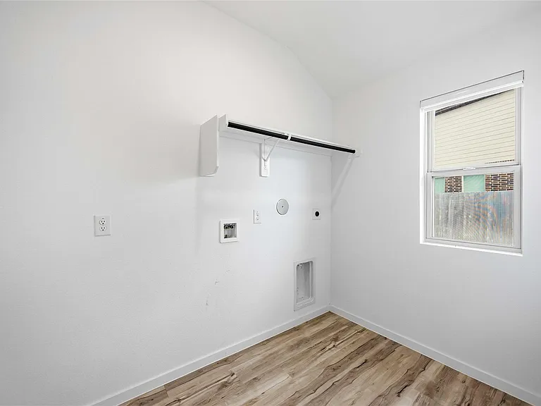4907 Gentle Creek Ct — Photo 29