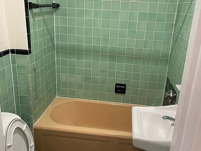 504 Beacon St — Photo 9