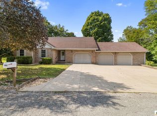 100 Hunt Morgan Trl, Columbia, KY 42728