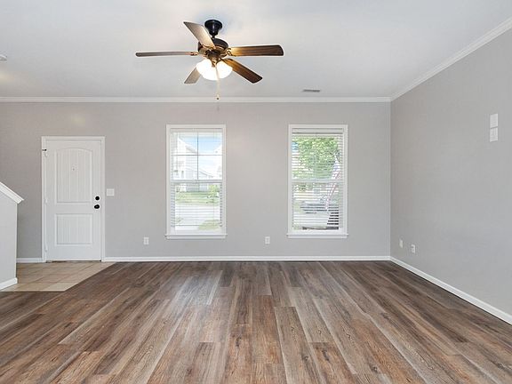 4th image of 2621 Valentine Ln