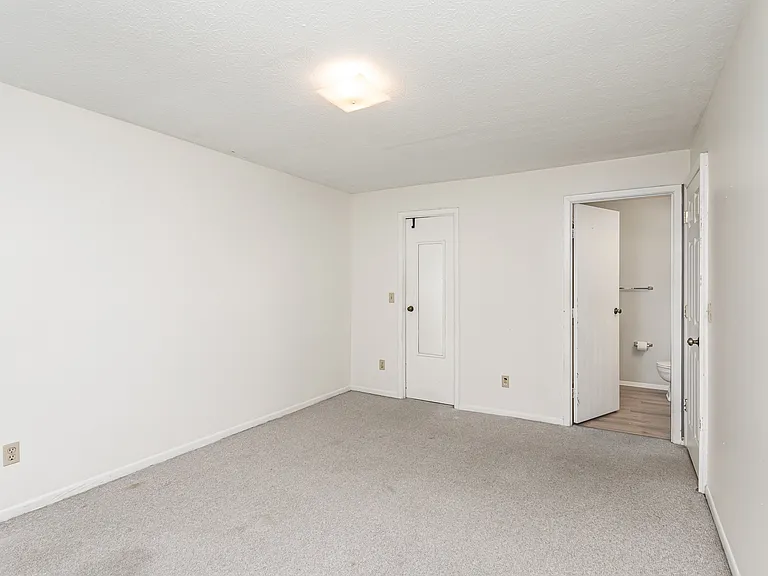 518 Riddle Rd #12 — Photo 9