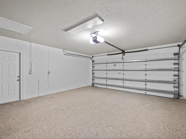 13741 Sheffield St — Photo 15
