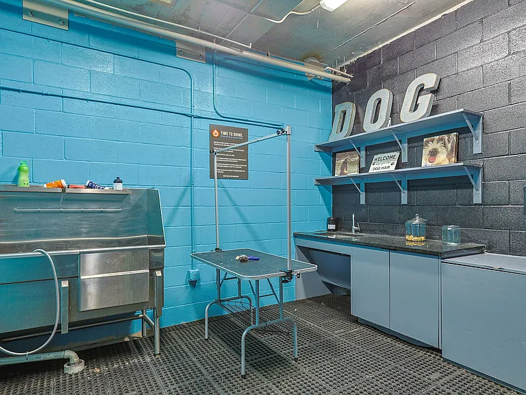 E6 — Photo 10