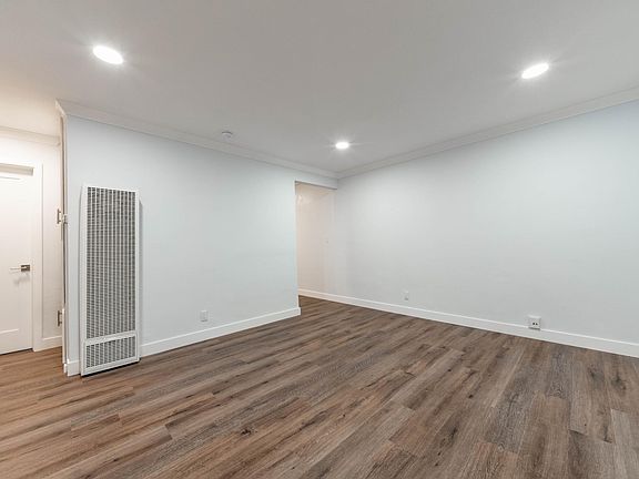 5th image of 12547 Josephine St