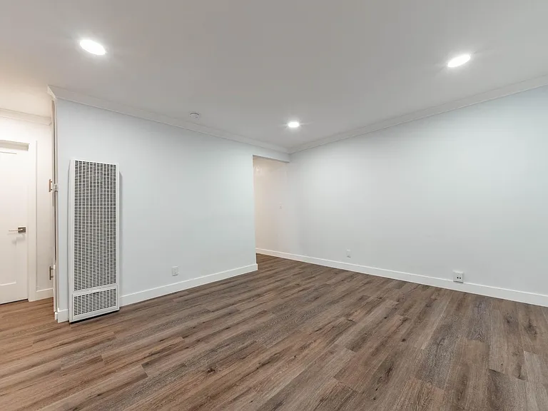12547 Josephine St — Photo 5