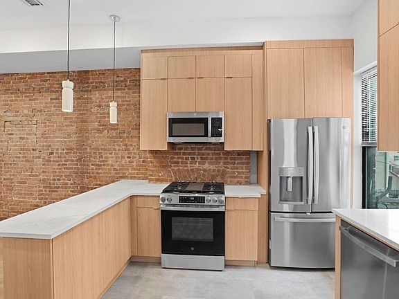 5th image of 233.5 Summit Ave #2