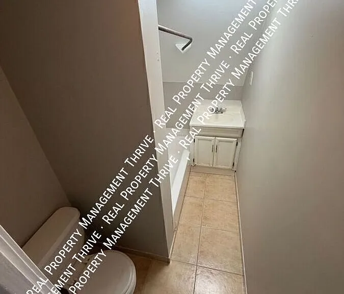 103 Ash St #2 — Photo 14
