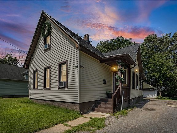 2nd image of 128 Weaver St