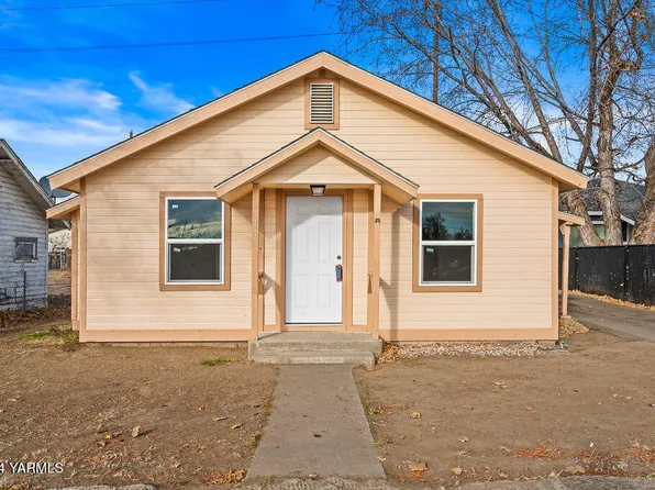 114 E C St, Wapato, WA 98951