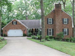 2190 Ben Franklin Dr, Pittsburgh, PA 15237