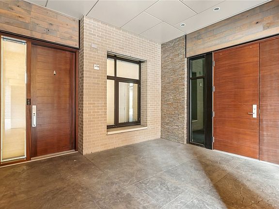 2nd image of 215 25th St #7