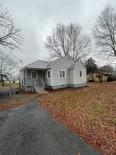 217 Longwood St Photo 1