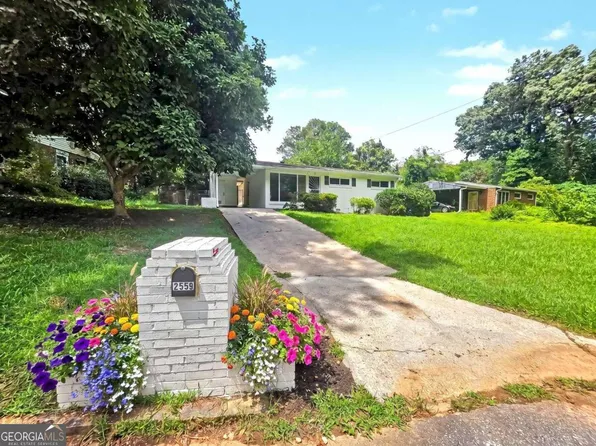 2559 Dale Creek Dr NW, Atlanta, GA 30318