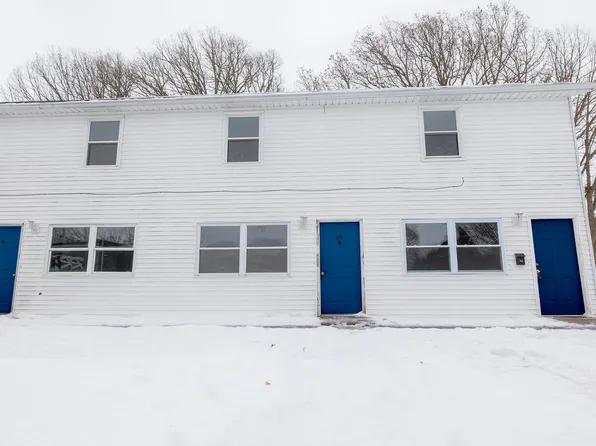 25 6th St #B, Shelby, OH 44875