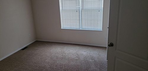 5th image of 50185 Bronte Dr W