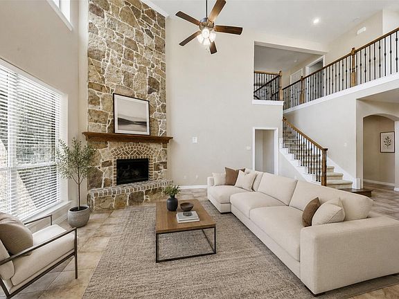 3rd image of 63 Vershire Cir