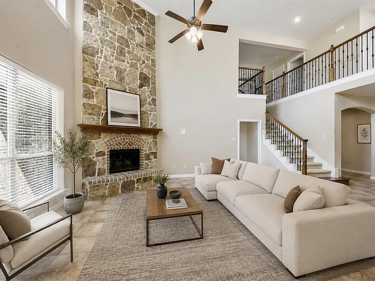63 Vershire Cir — Photo 3