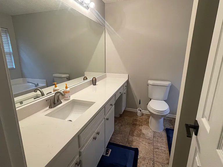 Ashland Manor Dr — Photo 6