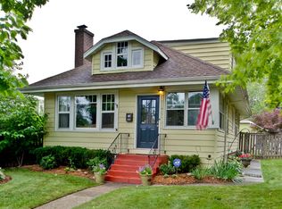 107 4th St, Libertyville, IL
