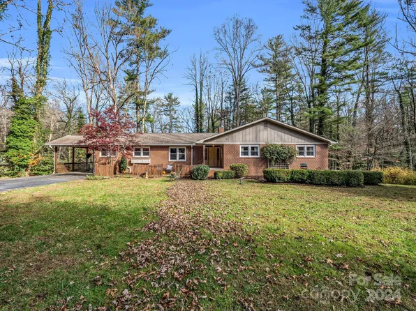 102 Mary Pl, Flat Rock, NC 28731