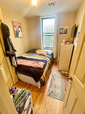 Rented by Hagstrom Management Inc | media 5