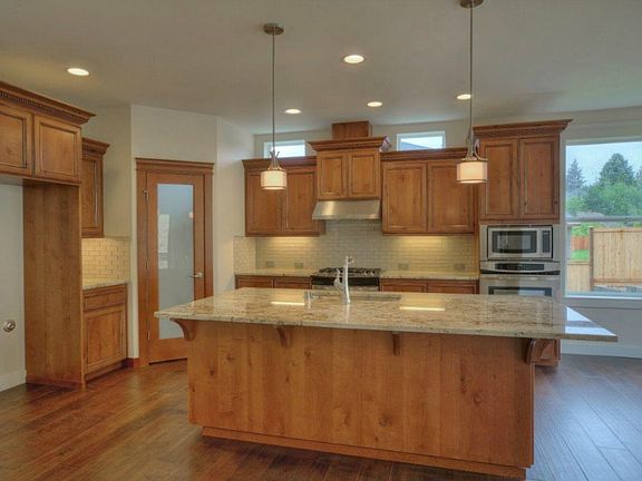 4th image of 13606 111th Street Ct E